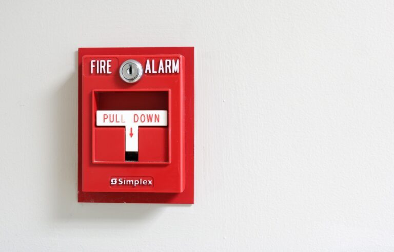 Sistem de alarmare la incendiu